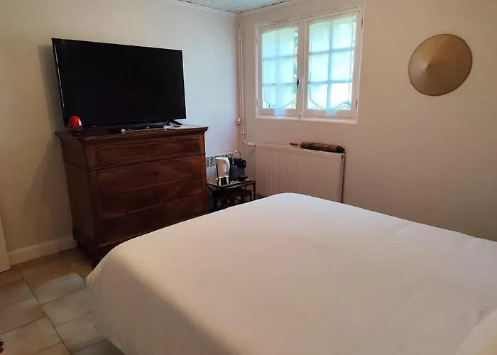 Pensión Jolie Indépendante Avec Salle D'eau Privée